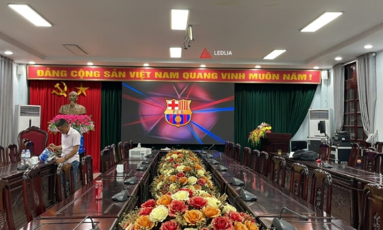 Lắp đặt màn hình LED P2.5 in 5.63m2 Thị Ủy Thuận Thành-Bắc Ninh
